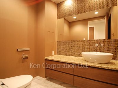 Lavatory ※Photo of the same layout on B1 floor. Decoration and fixture may differ.
