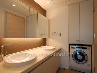 Powder Room ※Photo of the same layout on 28 floor. Decoration and fixture may differ.