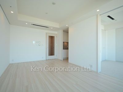 Living-Dining ※Photo of the same layout on 22 floor. Decoration and fixture may differ.