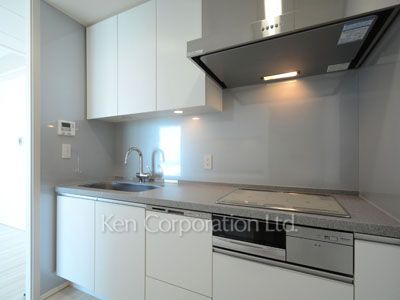 Kitchen ※Photo of the same layout on 22 floor. Decoration and fixture may differ.
