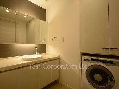 Powder Room ※Photo of the same layout on 22 floor. Decoration and fixture may differ.