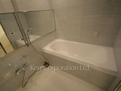 Bath ※Photo of the same layout on 22 floor. Decoration and fixture may differ.