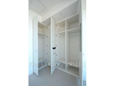 Closet ※Photo of the same layout on 22 floor. Decoration and fixture may differ.