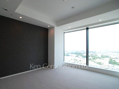 Bedroom ※Photo of the same layout on 32 floor. Decoration and fixture may differ.