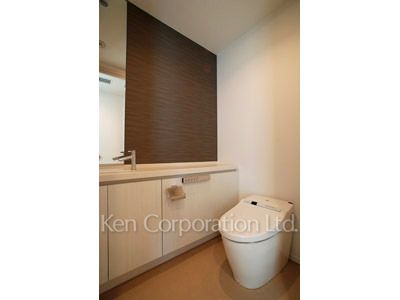 Lavatory ※Photo of the same layout on 32 floor. Decoration and fixture may differ.
