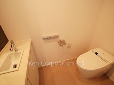 Lavatory ※Photo of the same layout on 28 floor. Decoration and fixture may differ.