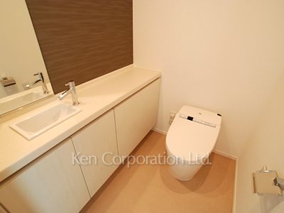 Lavatory ※Photo of the same layout on 28 floor. Decoration and fixture may differ.