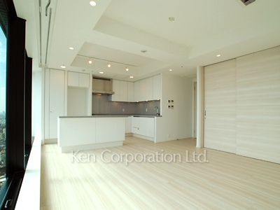 Living-Dining ※Photo of the same layout on 28 floor. Decoration and fixture may differ.