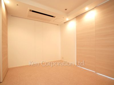 Bedroom ※Photo of the same layout on 28 floor. Decoration and fixture may differ.