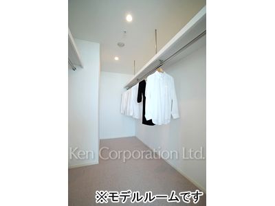 Closet ※Photo of the same layout on 26 floor. Decoration and fixture may differ.