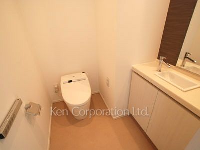 Lavatory ※Photo of the same layout on 32 floor. Decoration and fixture may differ.
