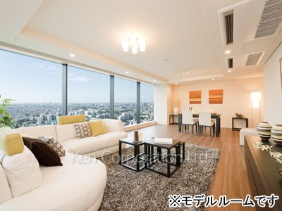 Living-Dining ※Photo of the same layout on 25 floor. Decoration and fixture may differ.