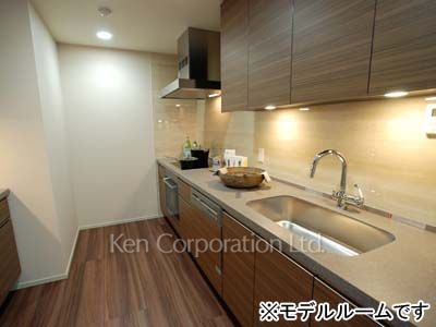 Kitchen ※Photo of the same layout on 25 floor. Decoration and fixture may differ.