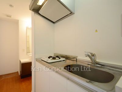Kitchen ※Photo of the same layout on 6 floor. Decoration and fixture may differ.