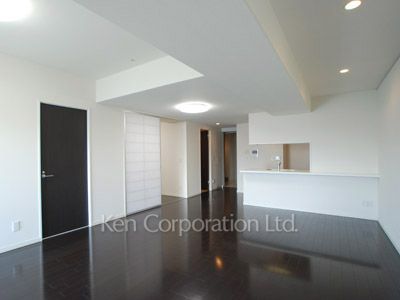 Living-Dining ※Photo of the same layout on 5 floor. Decoration and fixture may differ.