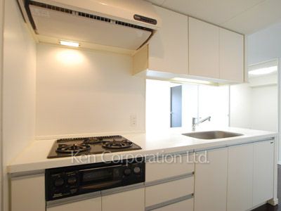 Kitchen ※Photo of the same layout on 5 floor. Decoration and fixture may differ.