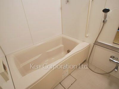 Bath ※Photo of the same layout on 5 floor. Decoration and fixture may differ.