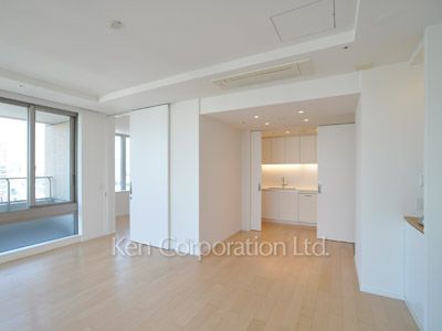 Living-Dining ※Photo of the same layout on 20 floor. Decoration and fixture may differ.