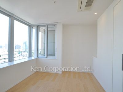 Bedroom ※Photo of the same layout on 20 floor. Decoration and fixture may differ.