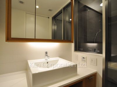 Powder Room ※Photo of the same layout on 20 floor. Decoration and fixture may differ.