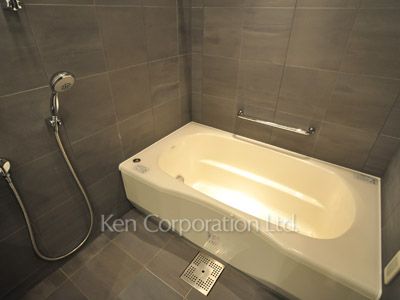 Bath ※Photo of the same layout on 20 floor. Decoration and fixture may differ.
