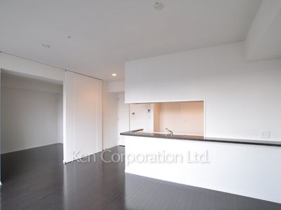 Living-Dining ※Photo of the same layout on 14 floor. Decoration and fixture may differ.