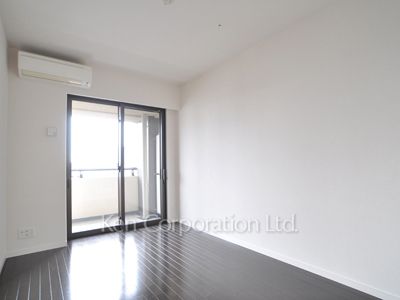 Bedroom ※Photo of the same layout on 14 floor. Decoration and fixture may differ.