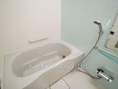 Bath ※Photo of the same layout on 4 floor. Decoration and fixture may differ.
