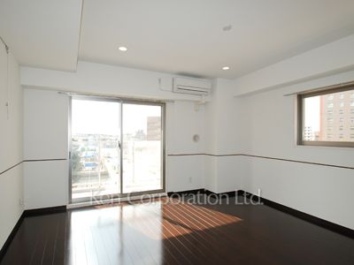 Living-Dining ※Photo of the same layout on 4 floor. Decoration and fixture may differ.