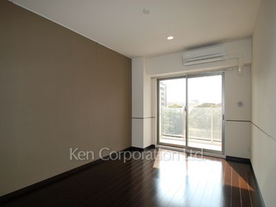 Bedroom ※Photo of the same layout on 4 floor. Decoration and fixture may differ.