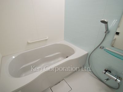 Bath ※Photo of the same layout on 4 floor. Decoration and fixture may differ.