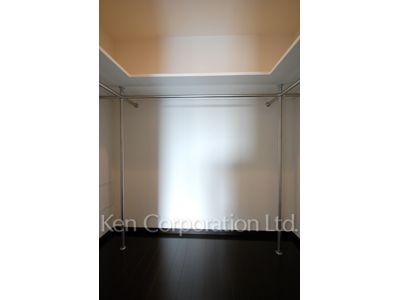 Walk-In Closet ※Photo of the same layout on 4 floor. Decoration and fixture may differ.