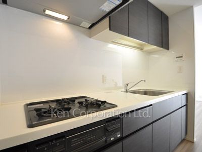 Kitchen ※Photo of the same layout on 1 floor. Decoration and fixture may differ.