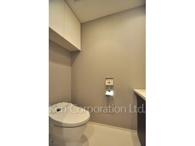 Lavatory ※Photo of the same layout on 1 floor. Decoration and fixture may differ.