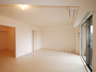 Living-Dining ※Photo of the same layout on 6 floor. Decoration and fixture may differ.