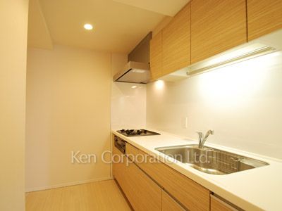 Kitchen ※Photo of the same layout on 6 floor. Decoration and fixture may differ.