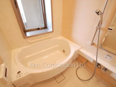 Bath ※Photo of the same layout on 6 floor. Decoration and fixture may differ.