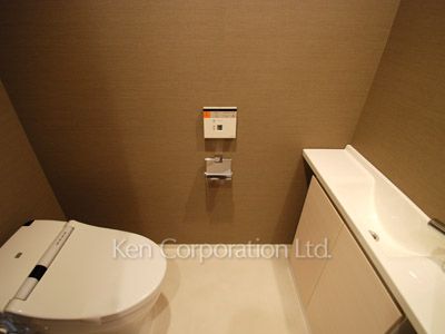 Lavatory ※Photo of the same layout on 6 floor. Decoration and fixture may differ.