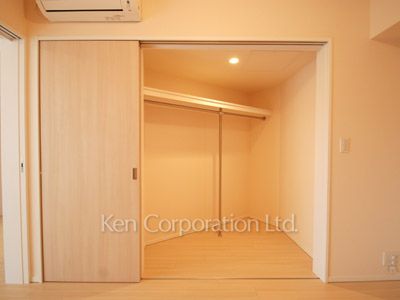 Closet ※Photo of the same layout on 6 floor. Decoration and fixture may differ.