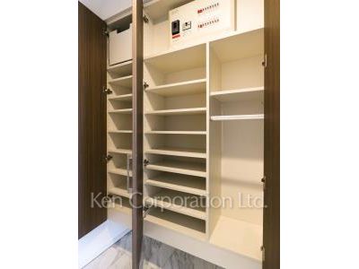 Shoes Closet