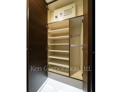 Shoes Closet