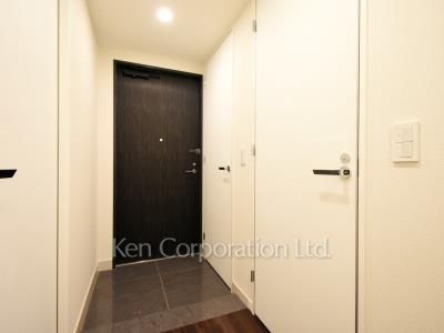 Entrance ※Photo of the same layout on 25 floor. Decoration and fixture may differ.