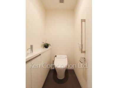 Lavatory ※Photo of the same layout on 22 floor. Decoration and fixture may differ.