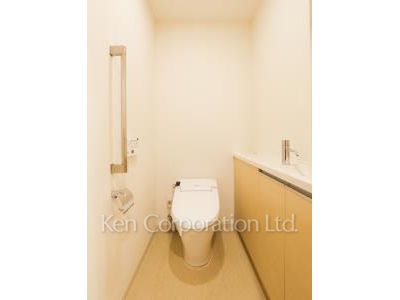 Lavatory ※Photo of the same layout on 20 floor. Decoration and fixture may differ.