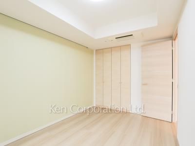 Master Bedroom ※Photo of the same layout on 20 floor. Decoration and fixture may differ.