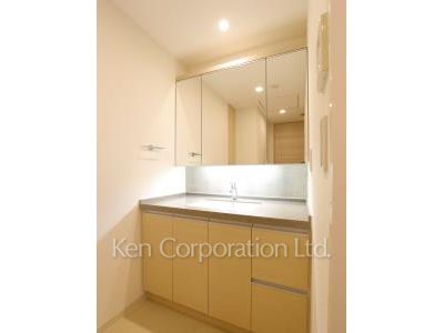 Powder Room ※Photo of the same layout on 20 floor. Decoration and fixture may differ.