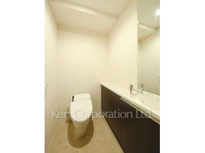 Lavatory ※Photo of the same layout on 33 floor. Decoration and fixture may differ.