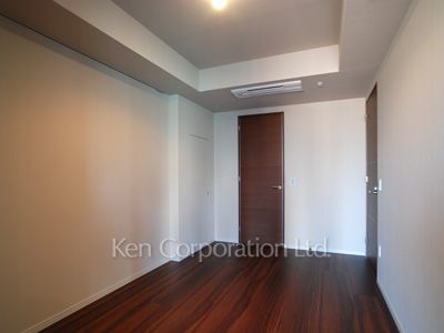 Bedroom ※Photo of the same layout on 33 floor. Decoration and fixture may differ.