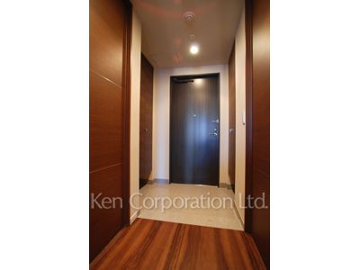 Entrance ※Photo of the same layout on 33 floor. Decoration and fixture may differ.