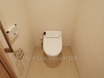 Lavatory ※Photo of the same layout on 29 floor. Decoration and fixture may differ.
